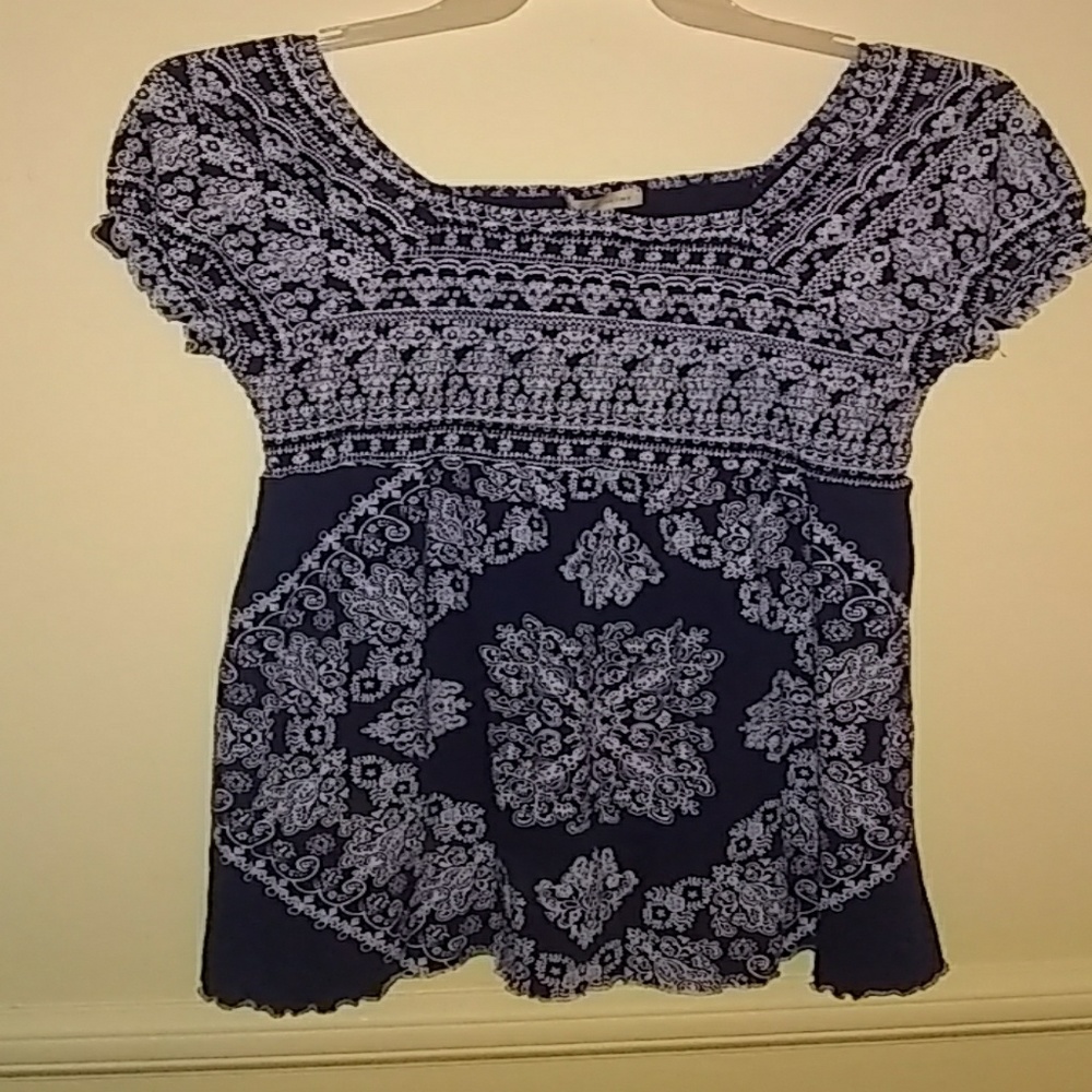 Off shoulder shirt